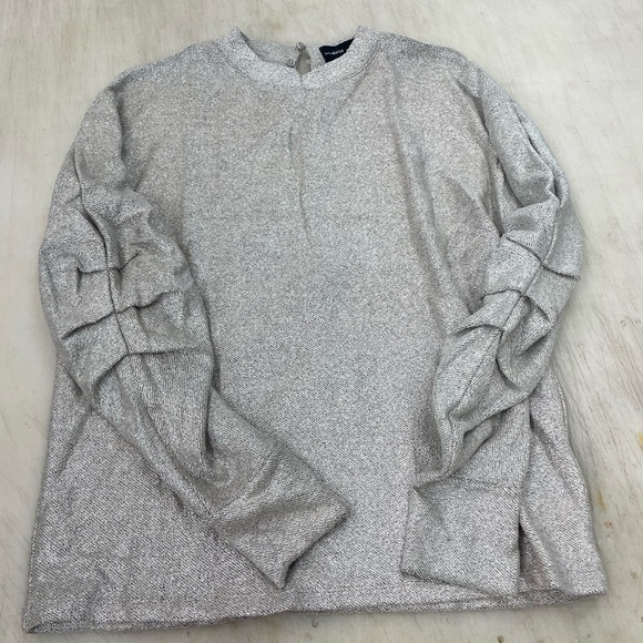 Silver top! Great for the holidays!! 🤍🤍🤍 - Picture 1 of 4